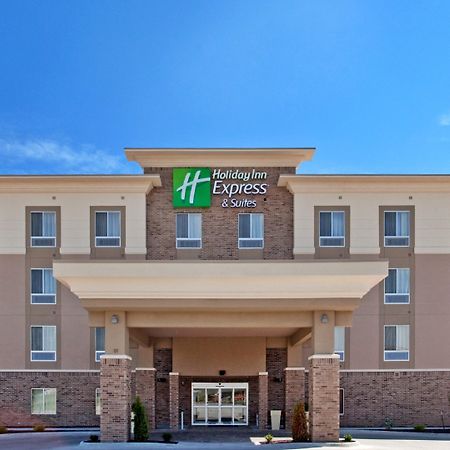 Holiday Inn Express & Suites North Topeka Eksteriør billede
